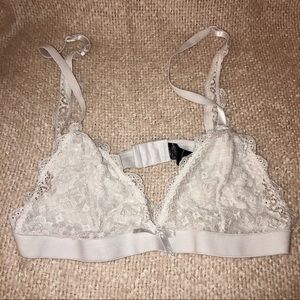🦋 CHAR. RUSSE bralette white lacy removable pads